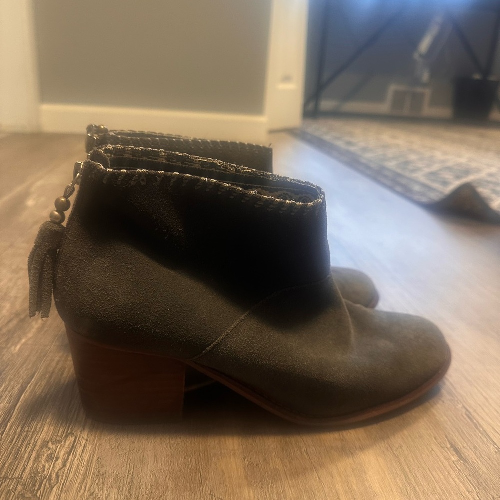 Ankle boots